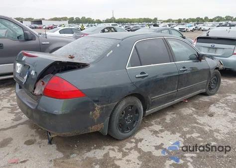 2006 Honda Accord 2.4 Lx z USA, uszkodzony, nr VIN 3HGCM56426G707597